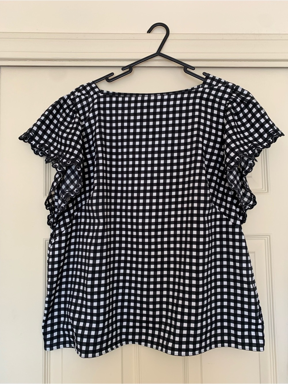 Ann Taylor Gingham Flutter Sleeve Blouse L Black White Lace Eyelet Top 586140